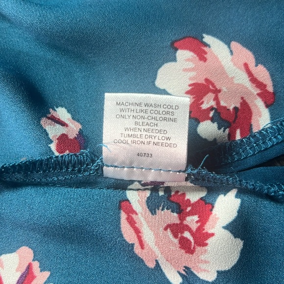 41 Hawthorn dark teal blue floral pullover blouse. Size medium - Picture 7 of 7